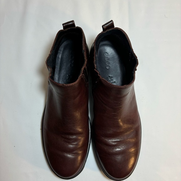 ECCO Sz 10 Low Top Ankle Booties Comfort Boots Rubber Sole Pull On Leather - Picture 3 of 9